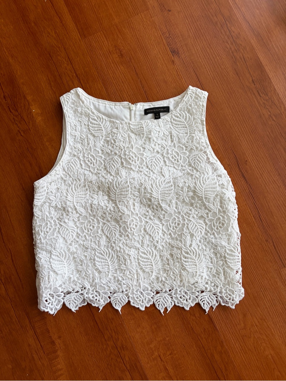 Banana Republic White Lace Cropped Tank